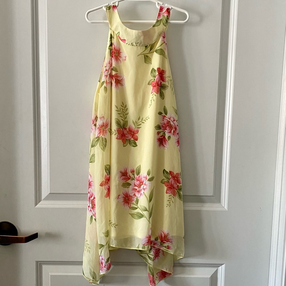 ☀️ NWT Beautiful Spring Dress ☀️